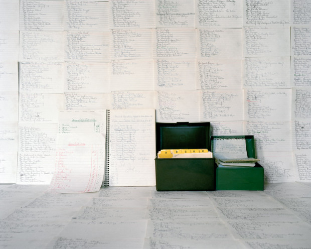 Listele scrise de bunica. PC: Andrea Tese
