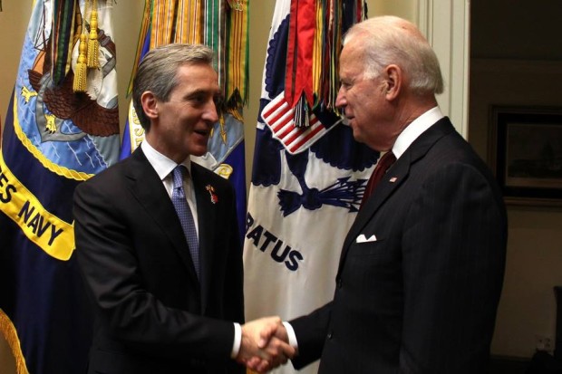 O strângere de mâini între Iurie Leancă și Joe Biden. PC: Guvernul Republicii Moldova/Facebook
