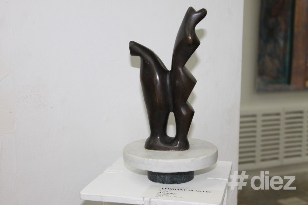 Artiști moldoveni au venit din Rusia pentru a prezenta o expoziție de picturi și sculpturi