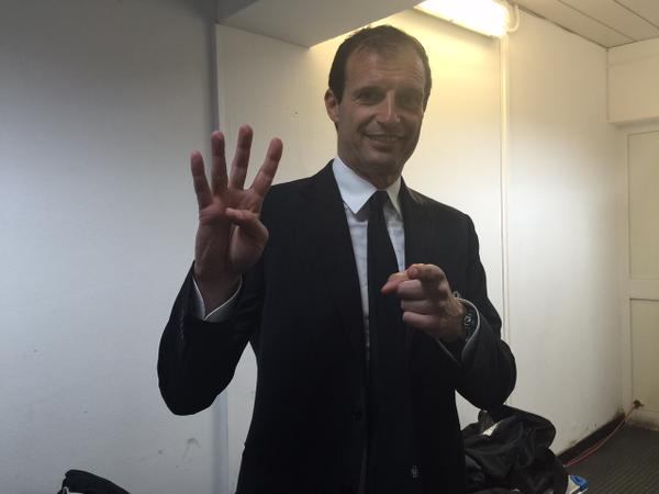 Antrenorul principal - Massimiliano Allegri: „Al patrulea titlu consecutiv pentru tine”. PC: Twitter/@juventusfc