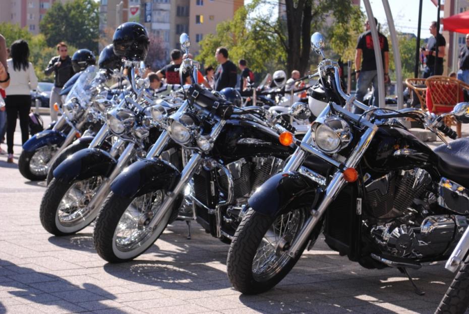 baia_mare_sezonul_moto_s_incheiat_cu_o_parada_motociclistilor_21579400-1140x763