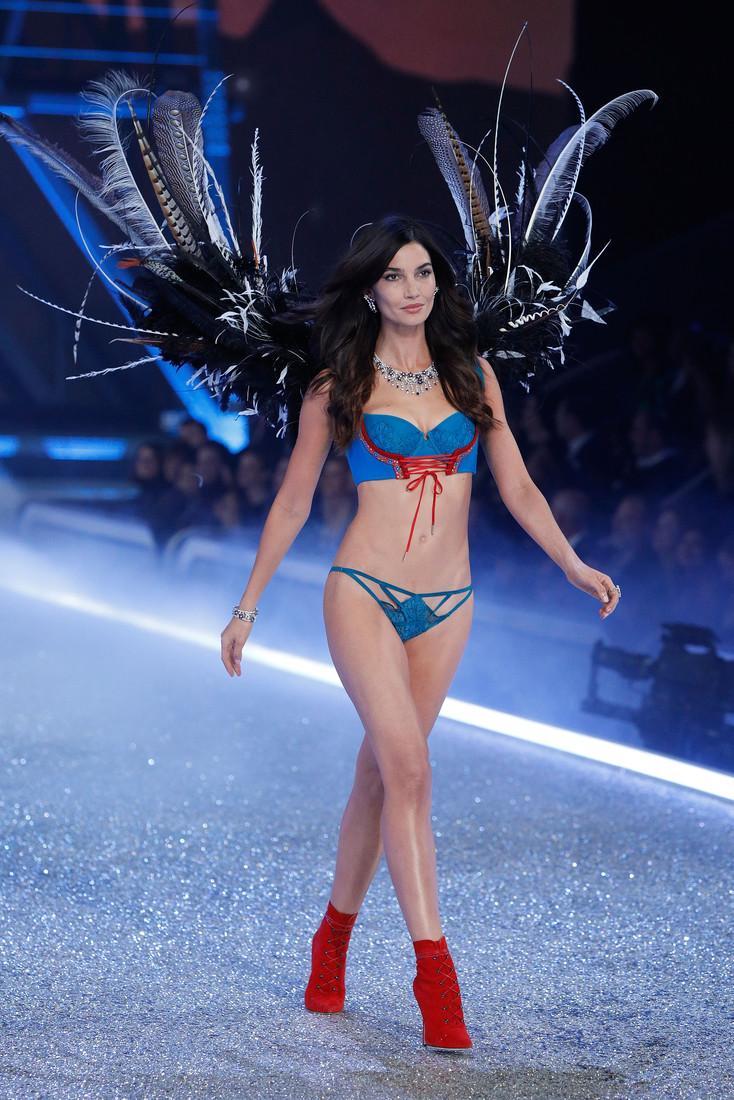 PARIS, FRANCE - NOVEMBER 30: Lily Aldridge walks the runway during the 2016 Victoria's Secret Fashion Show at Le Grand Palais on November 30, 2016 in Paris, France. (Photo by Taylor Hill/WireImage)