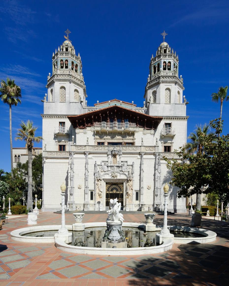 Hearst_Castle_Casa_Grande_September_2012_panorama_2