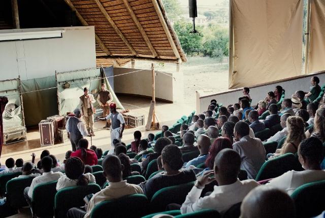 Watch-Plays-At-Chekhov-Drama-Theatre (1)