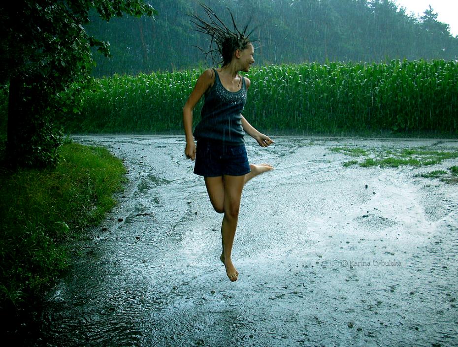 woman-dancing-in-rain2