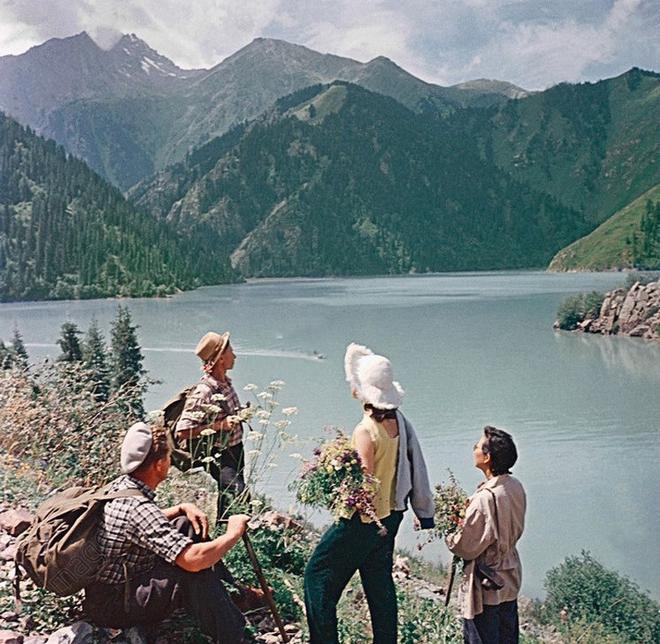 camping-lacul-issyk-kul-1959