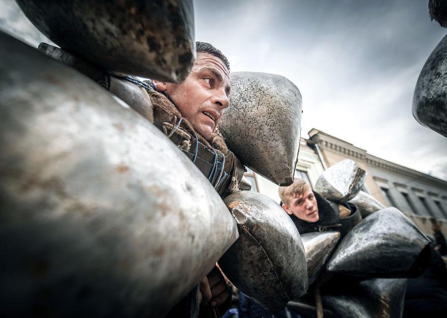 I-captured-portraits-at-a-traditional-New-Year-festival-from-Transylvania-5a4de81ce5d9d__880