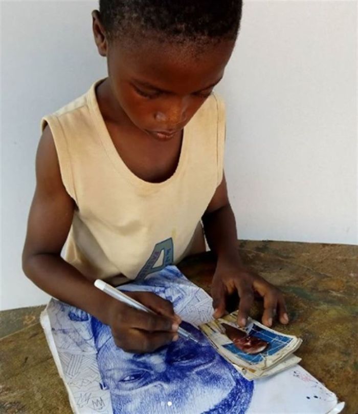 At-11-years-old-boy-makes-hyperrealistic-drawings-that-will-impress-him-5b3c7841be8f9__700