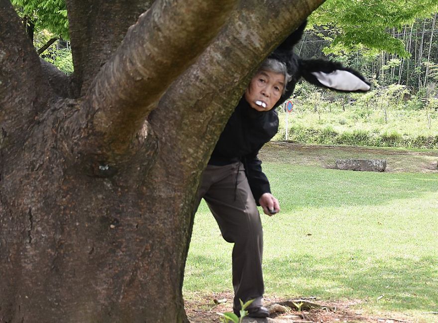 Japanese-great-grandmother-at-age-90-continues-conquering-social-networks-with-her-incredible-joy-of-living-5b6ccc76cbd4b__880