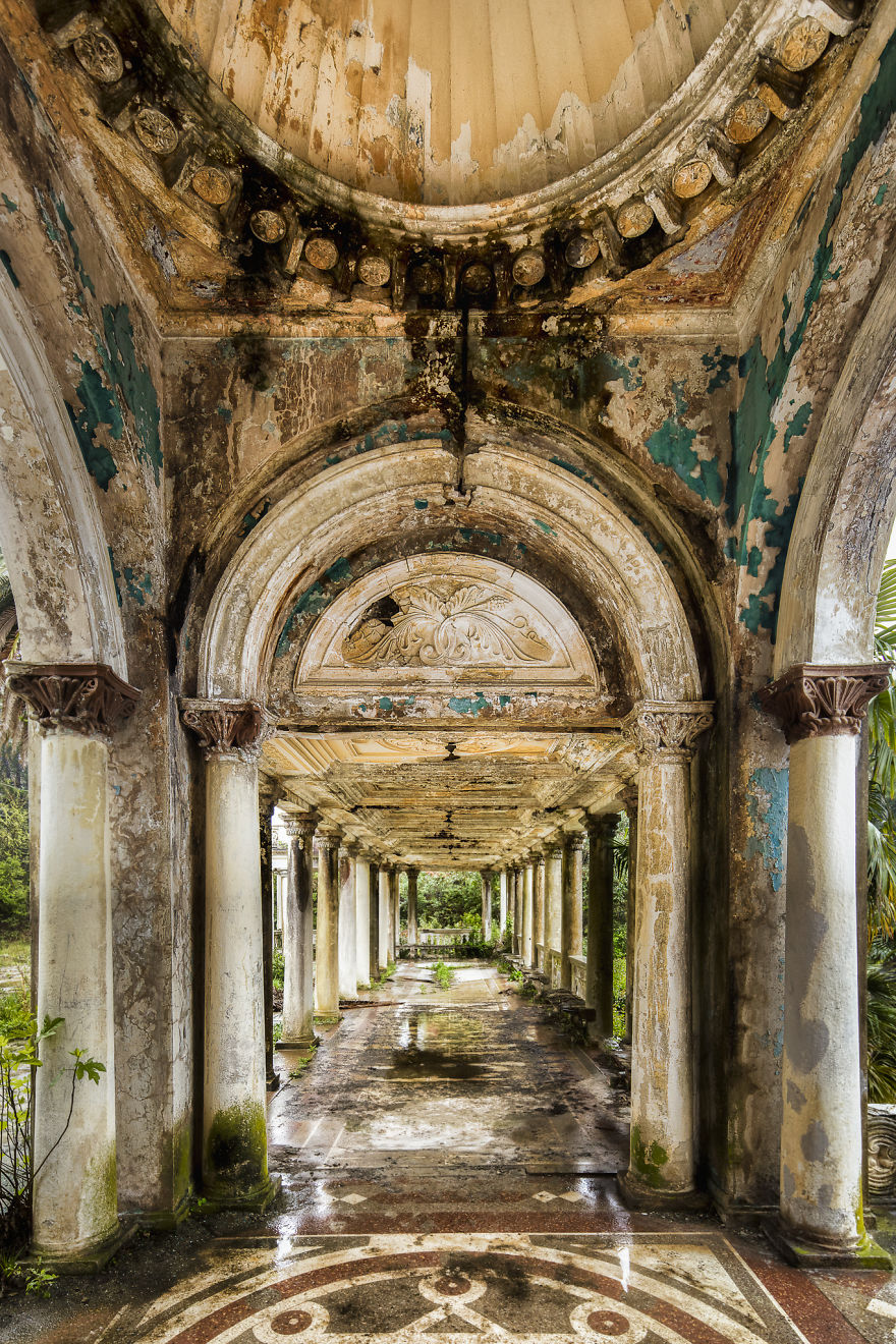 Five-years-and-after-photographing-nearly-500-abandoned-locations-I-came-across-Stunning-Abhkazia-5b8d93b5acdfa__880