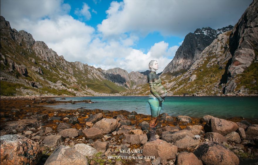 The-Landscapes-Within-by-bodypainter-and-photographer-Vilija-Vitkute-5bb235895f38c__880