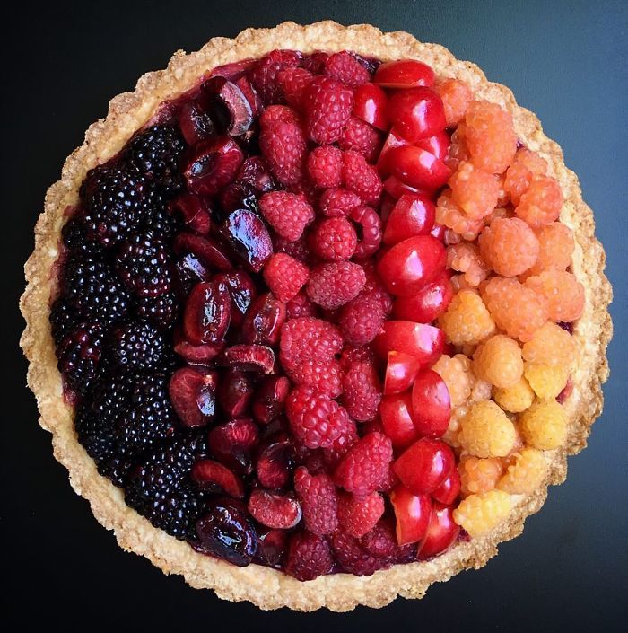 This-Woman-Takes-Pie-Baking-To-Another-Level-News-Pics-5beb4201a8f49__700