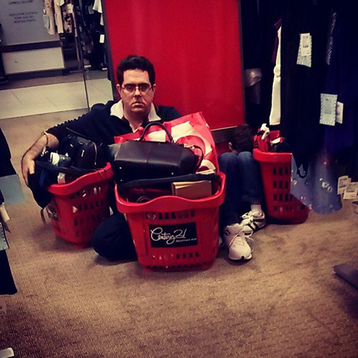 funny-miserable-men-shopping-photos-62-5bff9c562ed74__700