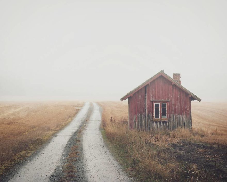 I-moved-to-the-Arctic-to-pursue-my-passion-for-abandoned-houses-5bfe637b24819__880