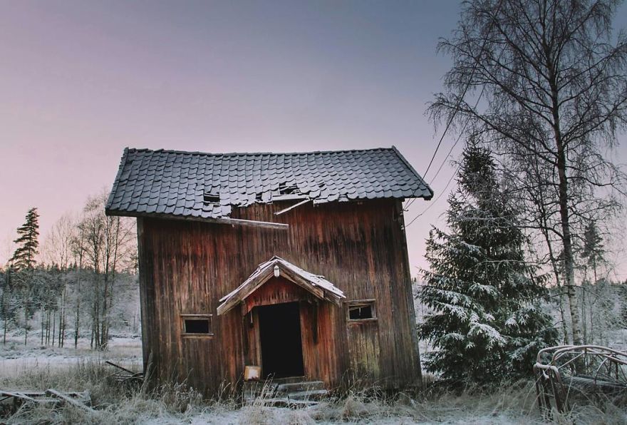 I-moved-to-the-Arctic-to-pursue-my-passion-for-abandoned-houses-5bfe6385bab7e__880