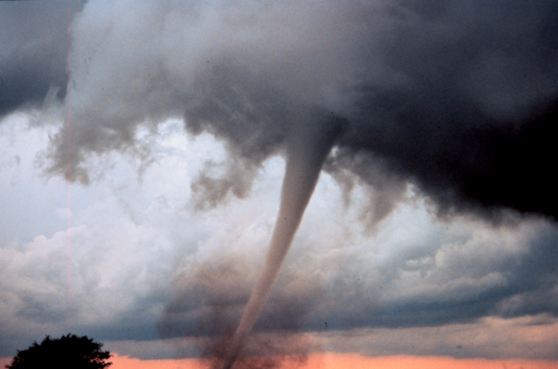 tornado2_noaa