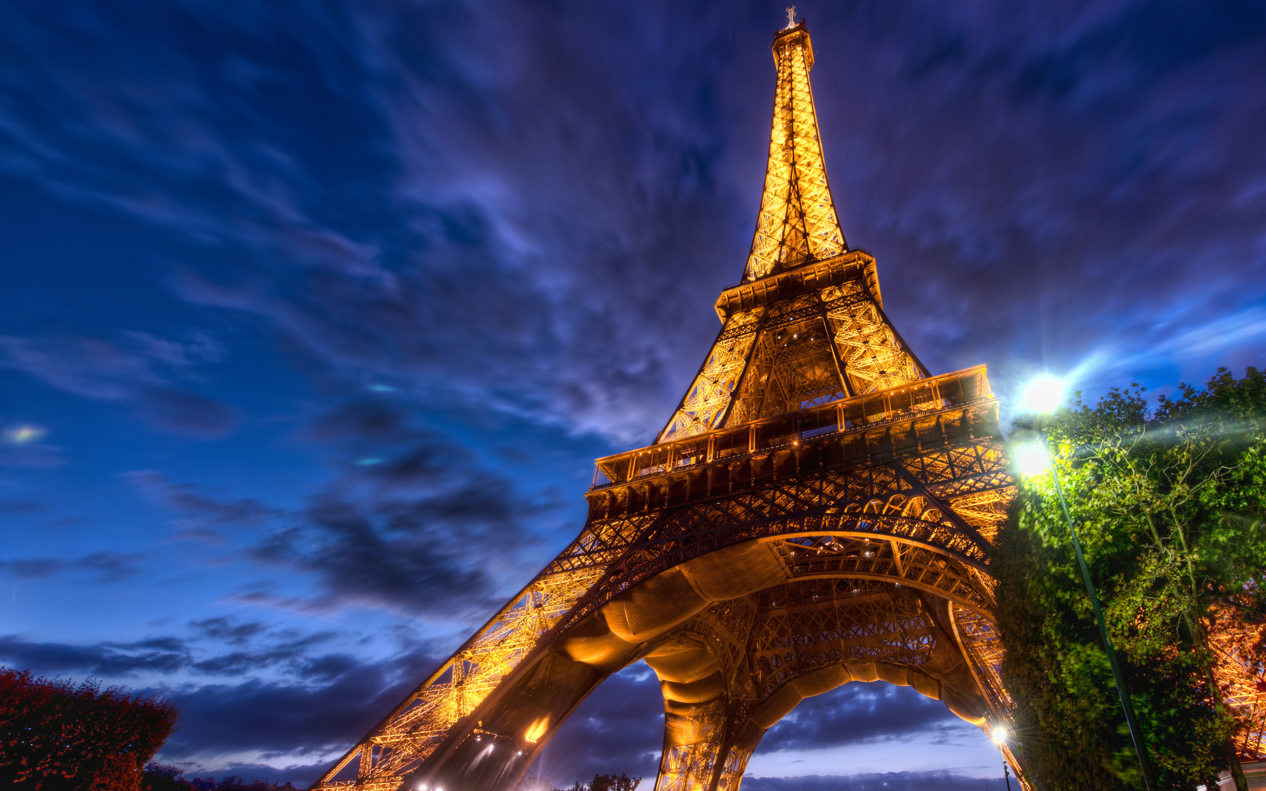 eiffel_tower_hdr-wide