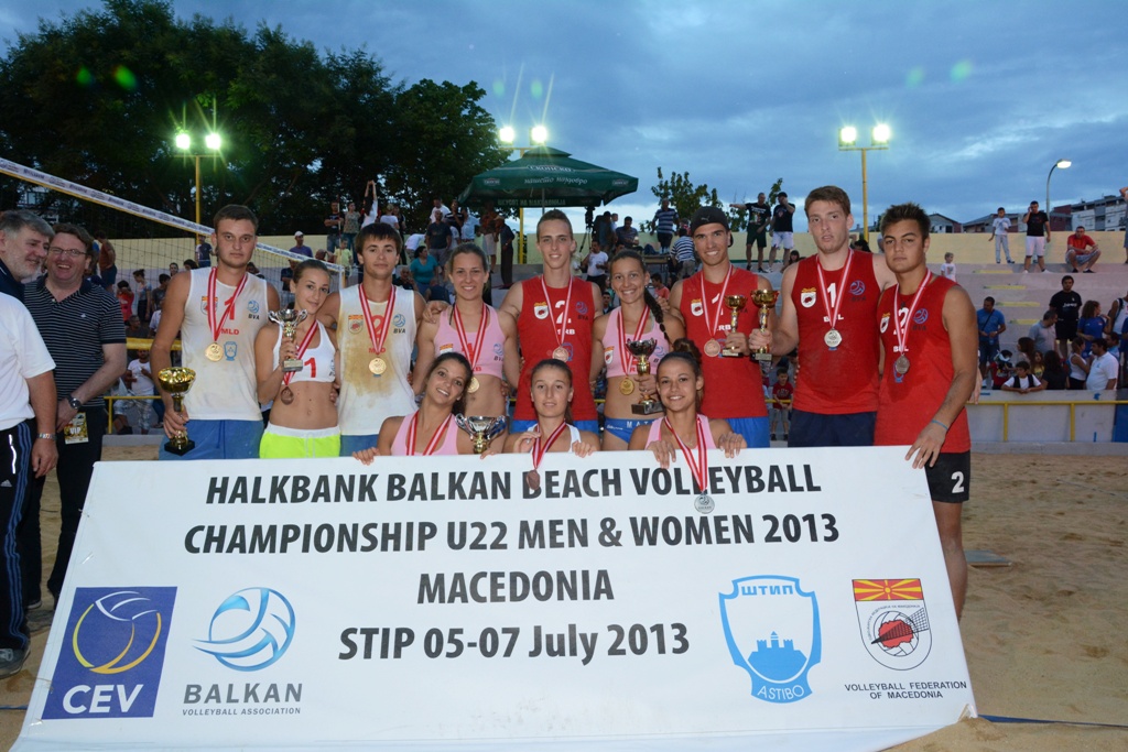 Moldova, campioana Jocurilor Balcanice 2013 la volei de plajă U-22