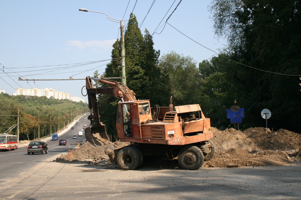 Lucrările de lărgire a străzii Alecu Russo ar putea fi finalizate abia la anul