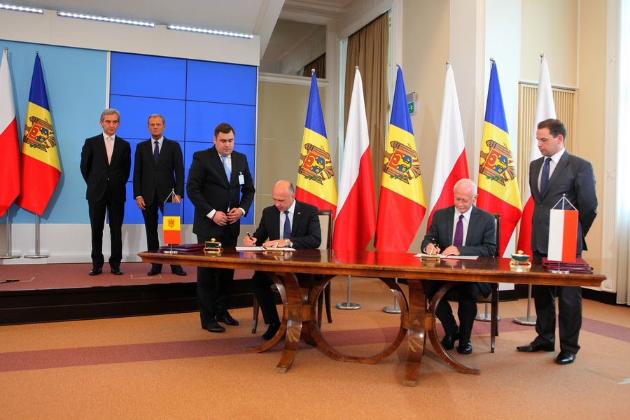 Trei documente importante au fost semnate la Varșovia