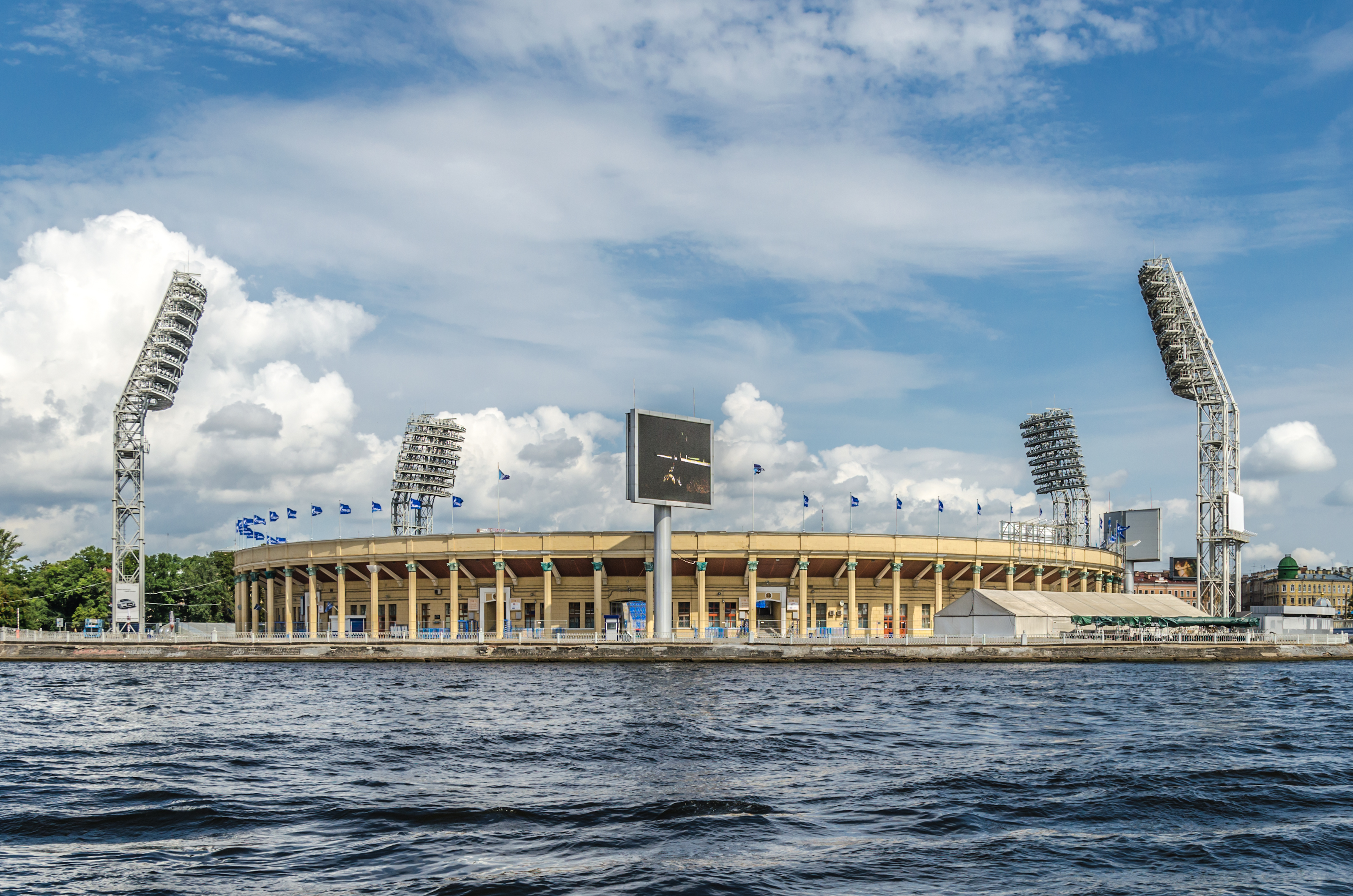 Petrovskiy_football_stadium_in_SPB