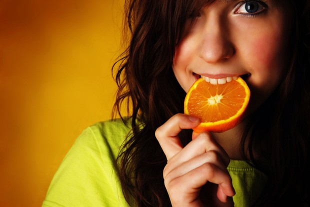girl-hair-juice-orange-smile-Favim.com-299693