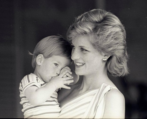 121811-princess-diana-s-50th-birthday-unique-images-of-a-diva