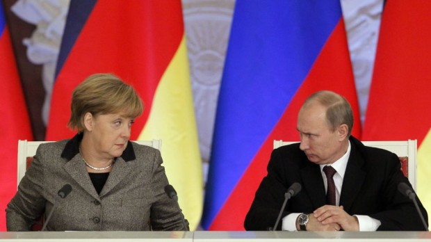 Angela Merkel i-a cerut lui Vladimir Putin să nu destabilizeze Republica Moldova