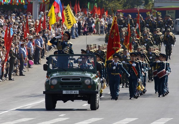 Soldiers of Moldova’s self-proclaimed separatist Dnestr region march during a military parade in Tiraspol