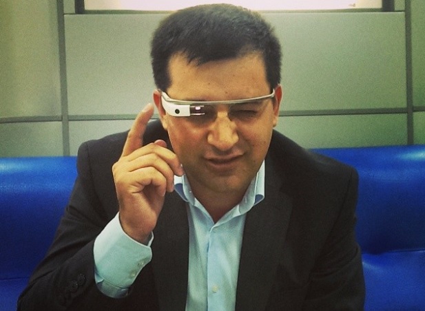 Vitalie Eșanu testează Google Glasses PC: Artur Gurău