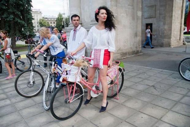 Fetele pe Biciclete revin cu o ediție specială dedicată cancerului mamar