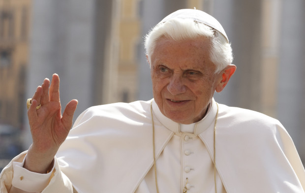 POPE WAVES AS HE ARRIVES FOR GENERAL AUDIENCE AT VATICAN