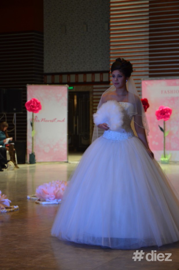 Prezentarea "Wedding Fashion Show 2015" 