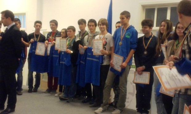 Liceul Orizont aduce acasă 4 medalii de la „Romanian Masters in Informatics 2014”