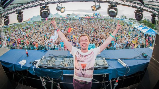 (video) CNN: Cum un DJ din Moldova a făcut ravagii la Tomorrowland 2014