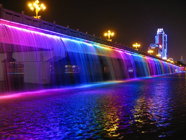 MoonlightRainbowFountain