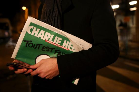 Charlie Hebdo a depăşit pragul de 200.000 de abonaţi