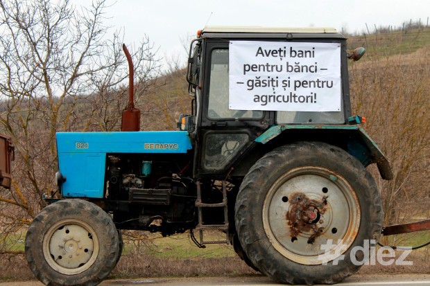 (foto) Protestul fermierilor: „Aveți bani pentru bănci – găsiți și pentru agricultori”