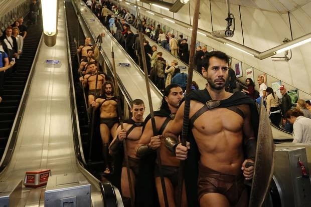 (foto) Spartanii au invadat metroul londonez