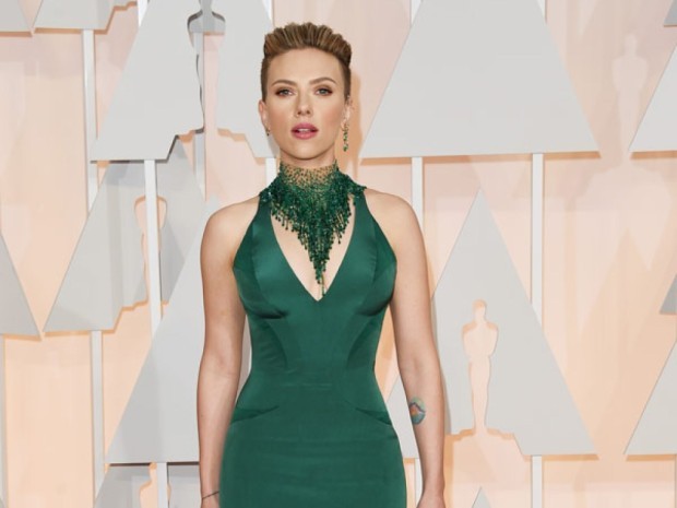 scarlett-johansson-oscars-2015-academy-awards-ftr