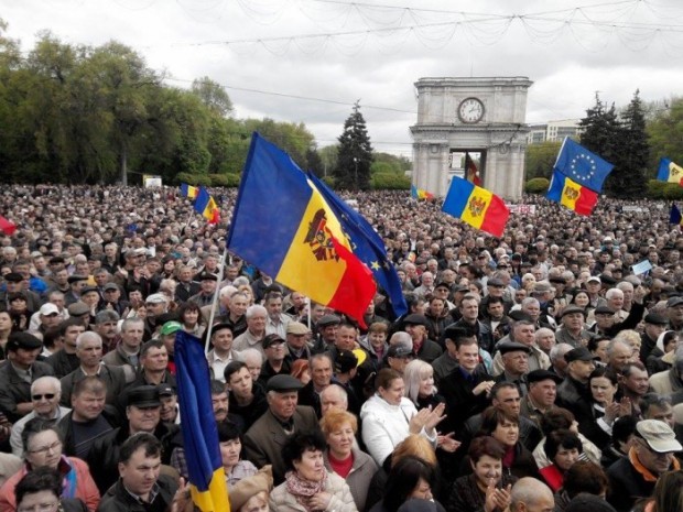 protest-de-amploare-in-piata-marii-adunari-nationale-1430655476