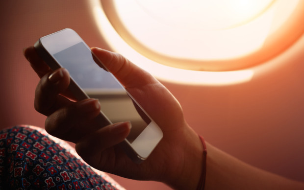 using-cell-phones-on-planes-ftr (1)