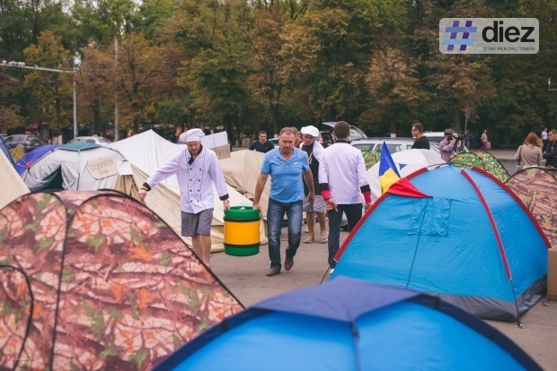 (foto) A cincea zi de protest în fața Executivului. Iată cum a decurs aceasta în „Orașul Demnității”