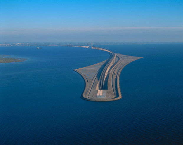 tunnel-bridge-oresund-link-artificial-island-sweden-denmark-10