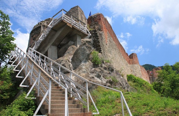 cetatea-poienari-1