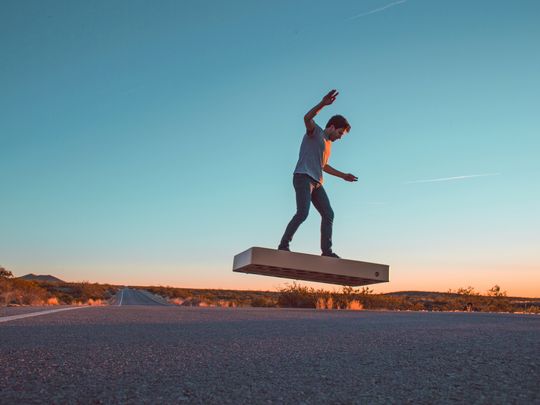 (video) Hoverboard-ul din Back to the Future a fost inventat de către românii de la ArcaBoard