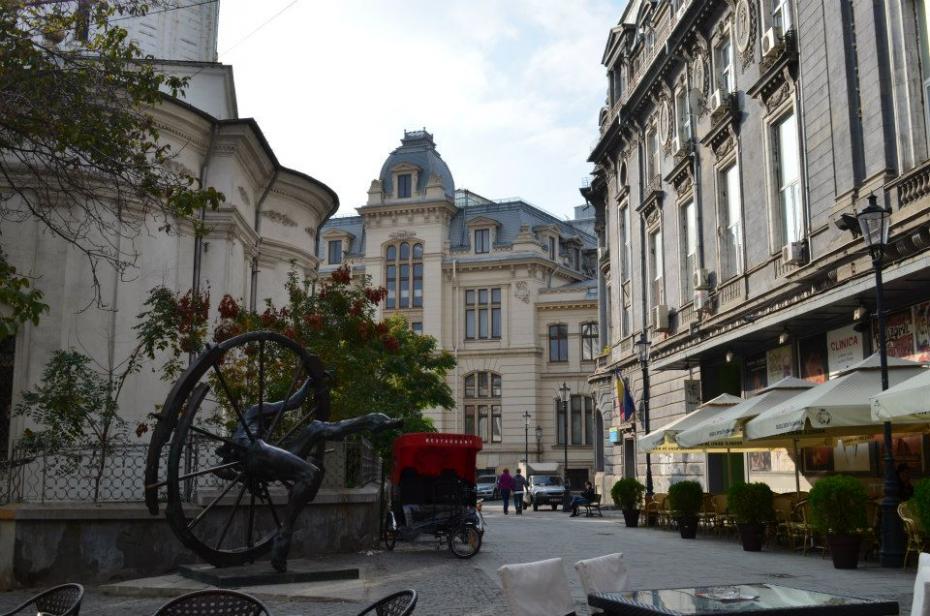 old_historical_center_bucharest_romania2