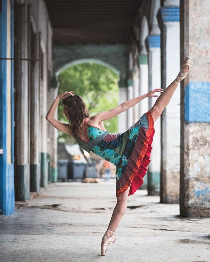 ballet-dancers-cuba-omar-robles-19-5714f5cb337b4__700