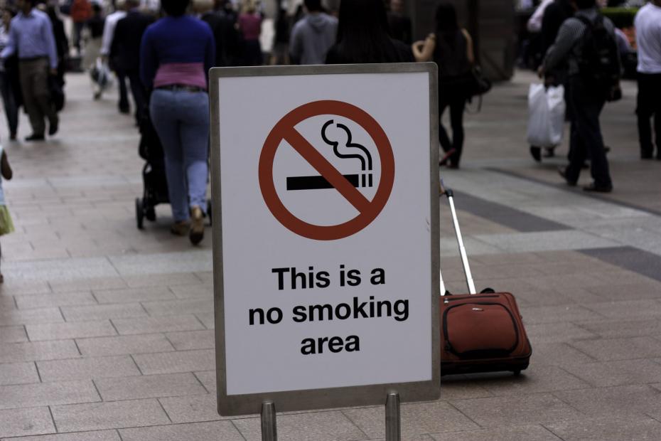 no_smoking_sign_canary_wharf