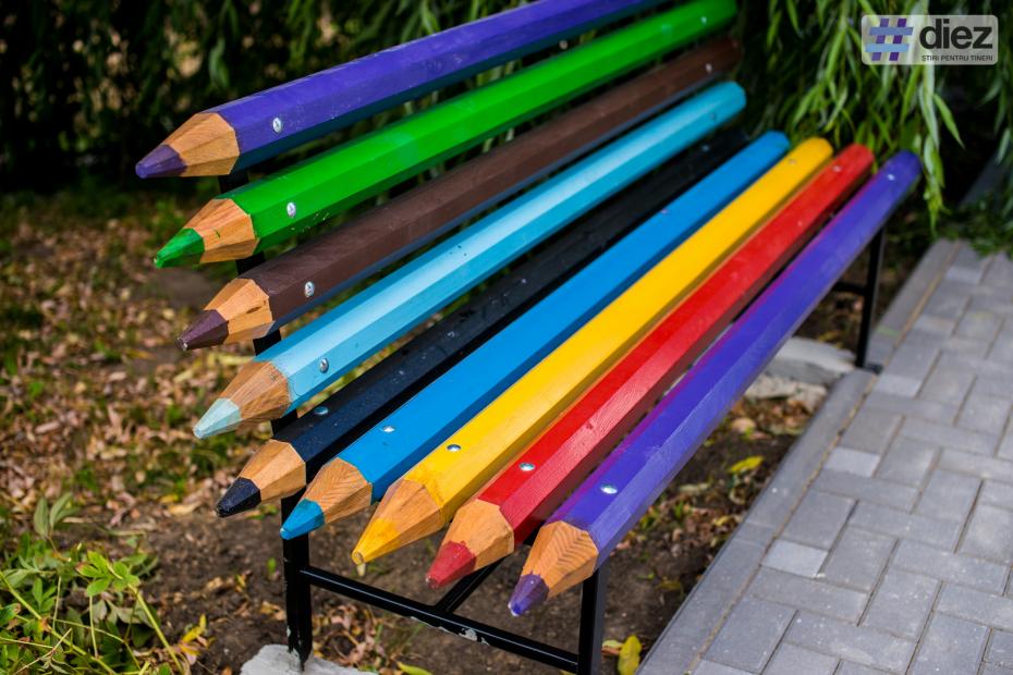 gas pop Take a risk foto) Idei creative: La Ialoveni au fost instalate șapte bănci realizate  din creioane colorate - #diez